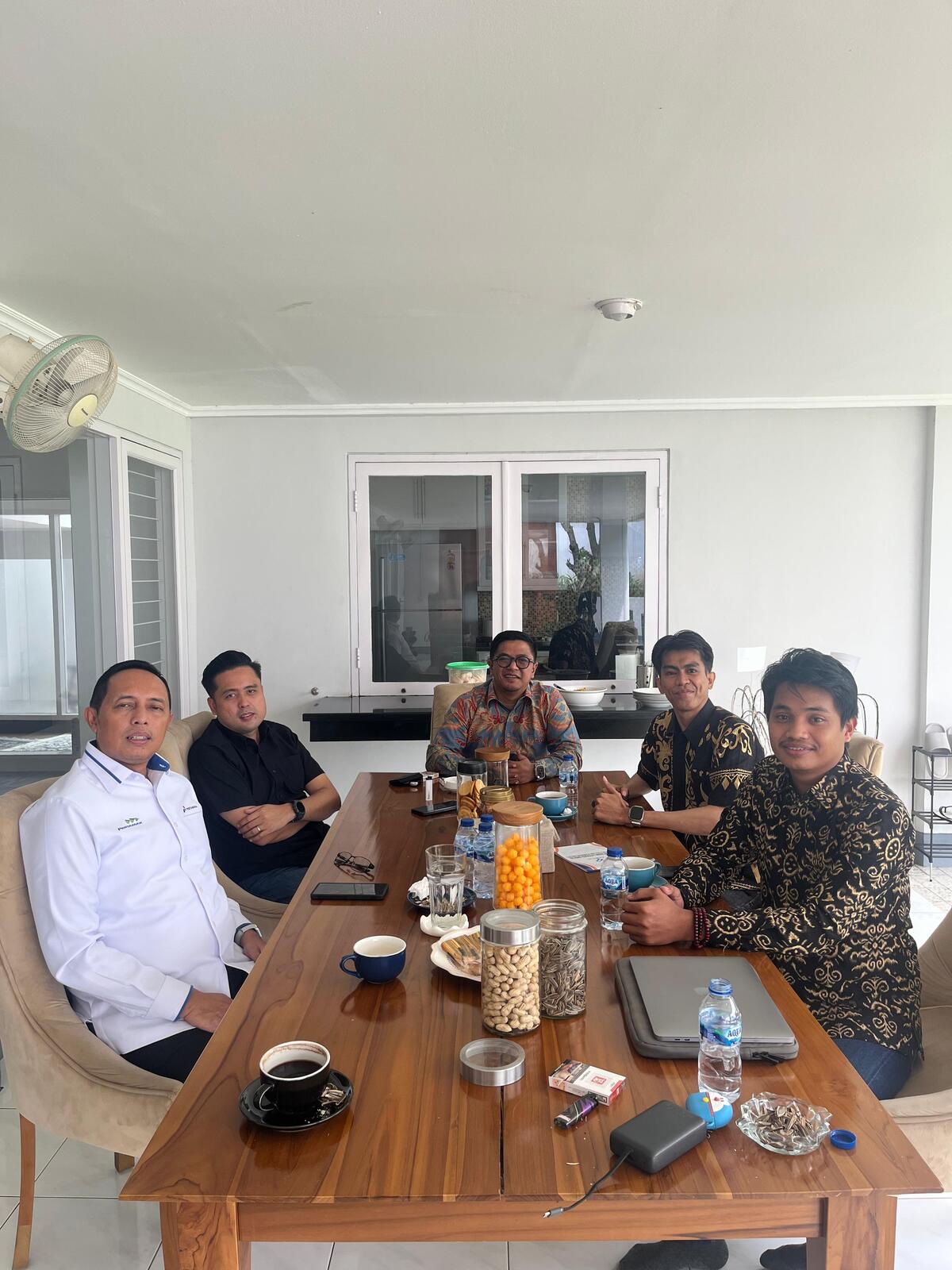 Silaturahmi BPP PERMIKOMNAS dengan Kanda Hasan Nasbi selaku Komisaris Pertamina dan mantan kepala kantor komunikasi Kepresidenan (PCO)